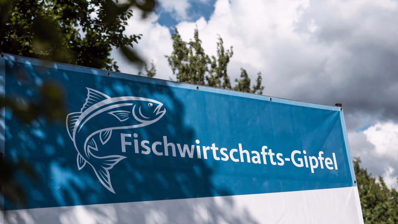 Fischwirtschafts-Gipfel – KI-generiert Fischwirtschafts-Gipfel